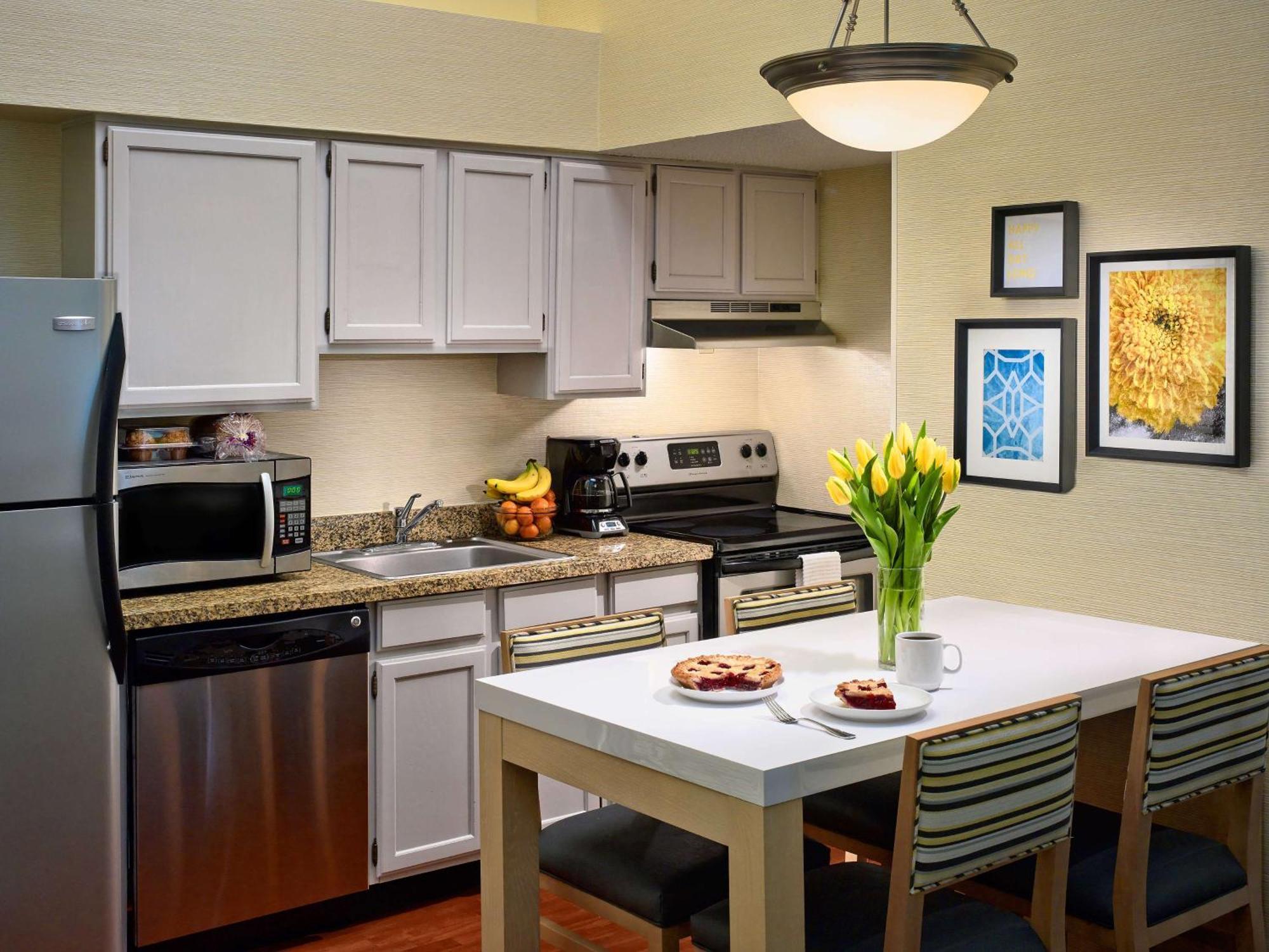 Sonesta Simply Suites Cleveland Airport Middleburg Heights Eksteriør billede