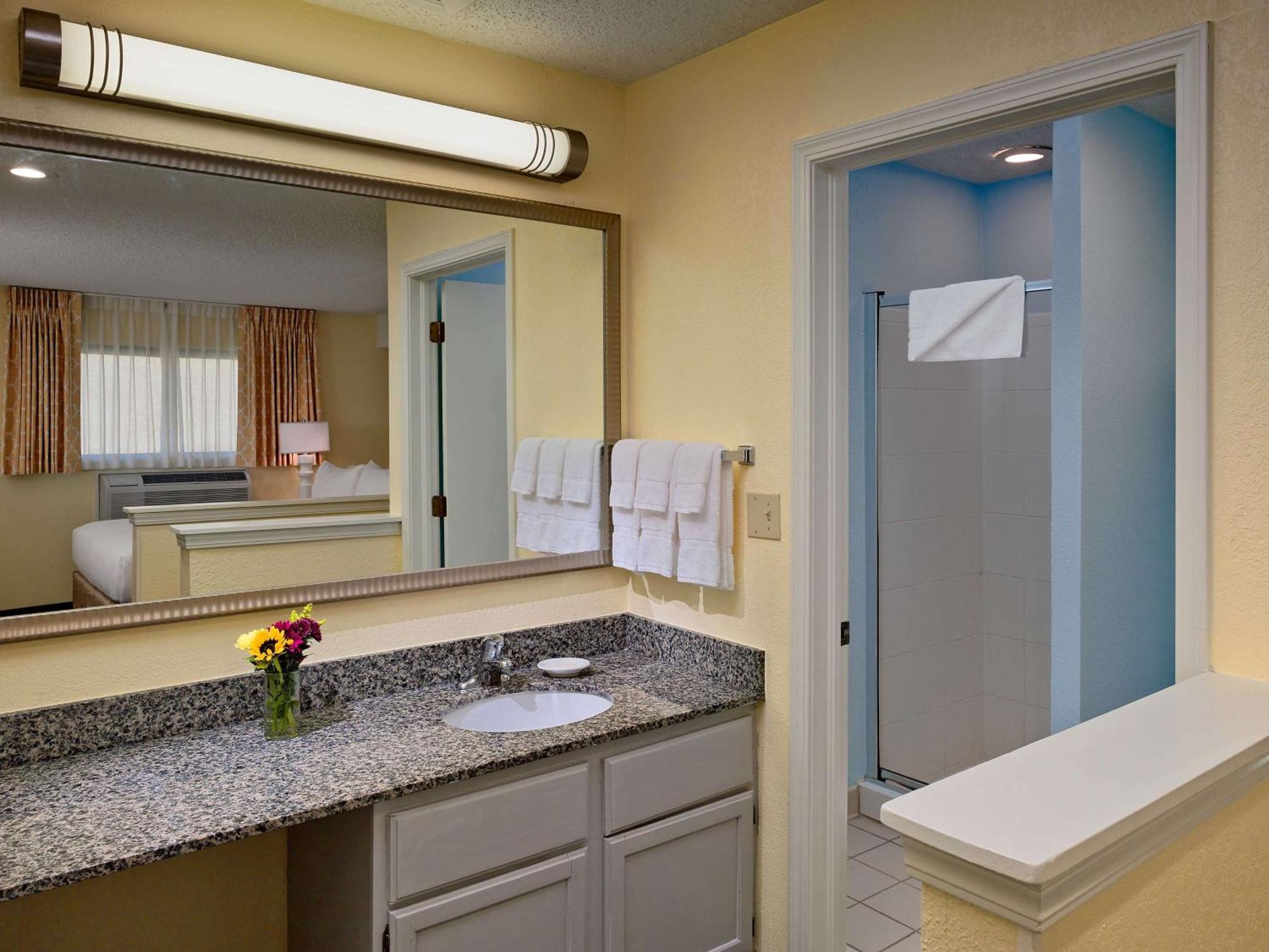 Sonesta Simply Suites Cleveland Airport Middleburg Heights Eksteriør billede