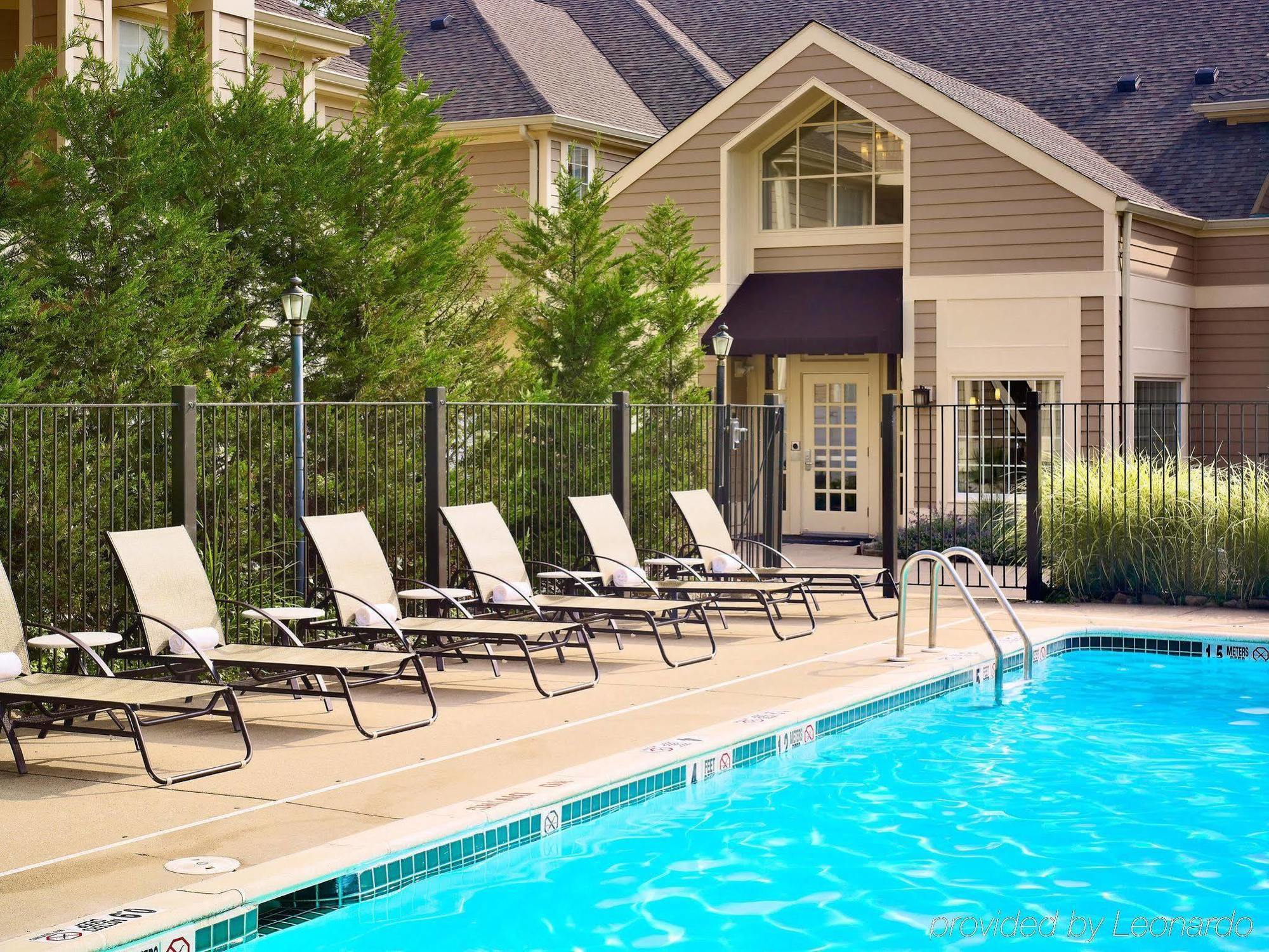 Sonesta Simply Suites Cleveland Airport Middleburg Heights Eksteriør billede