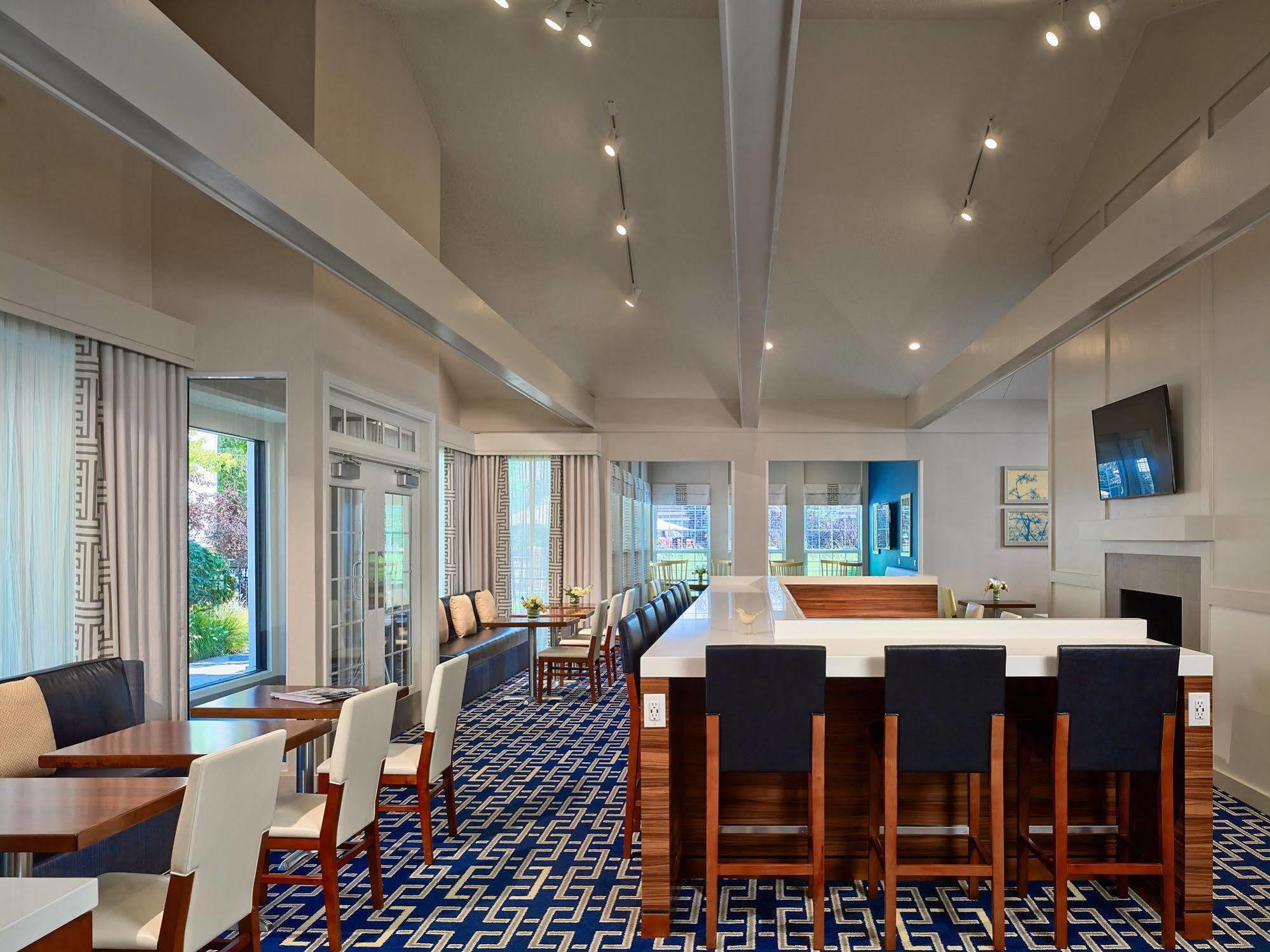 Sonesta Simply Suites Cleveland Airport Middleburg Heights Eksteriør billede