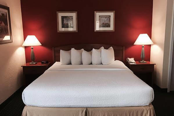 Sonesta Simply Suites Cleveland Airport Middleburg Heights Eksteriør billede