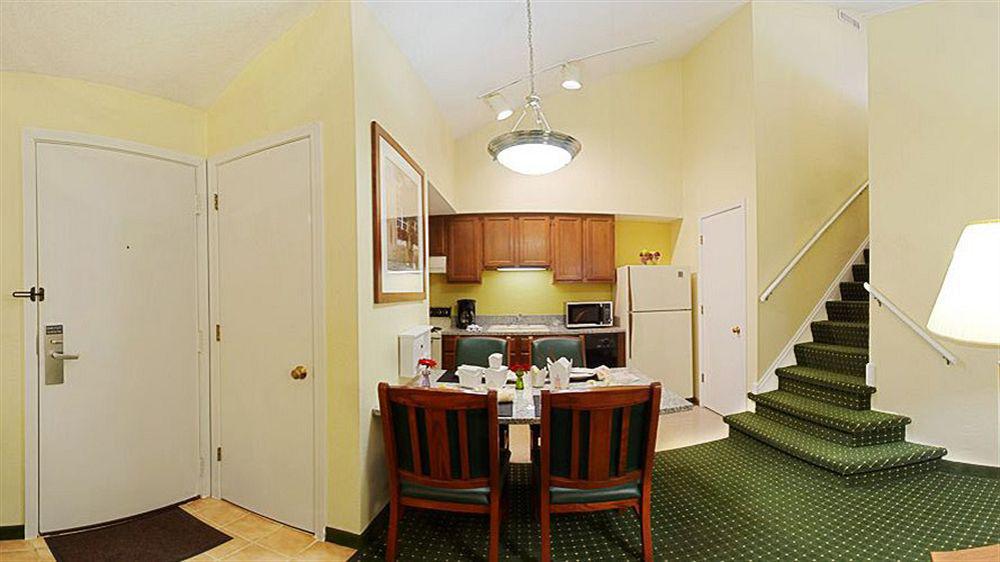 Sonesta Simply Suites Cleveland Airport Middleburg Heights Eksteriør billede